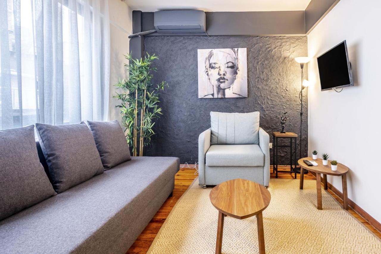 Chic Flat With Balcony In The Heart Of Beyoglu Daire İstanbul